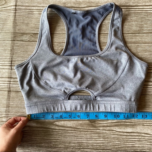 Gymshark Sports Bra Gray - Picture 7 of 10